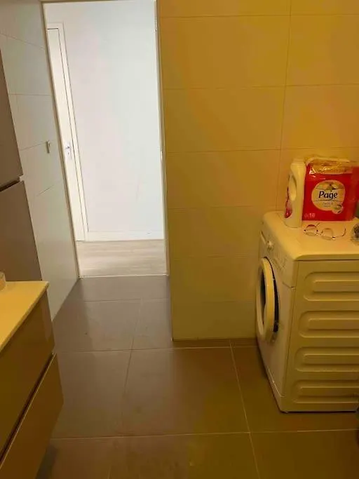 Privatunterkunft Private Double Bed Room Only With Balcony In Apartment Rotterdam Niederlande