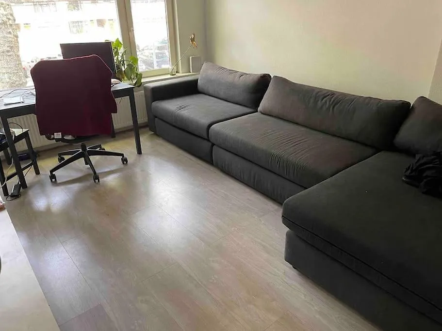 Privatunterkunft Private Double Bed Room Only With Balcony In Apartment Rotterdam